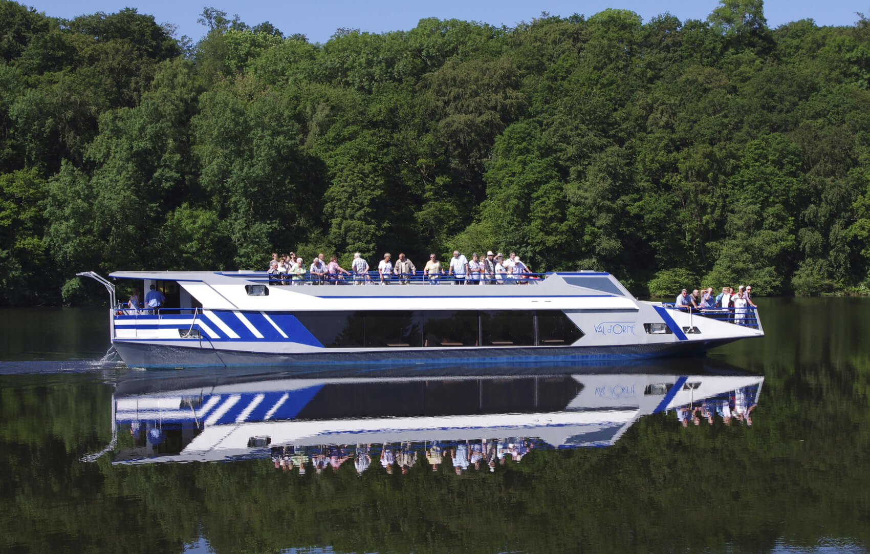 Déjeuner croisière à bord du Val d'Orne sur le lac de Rabodanges, boisson comprise