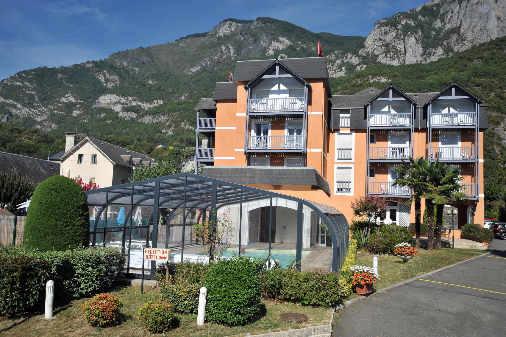 VOTRE HEBERGEMENT : « Chez Pierre d’Agos »  Hotel***