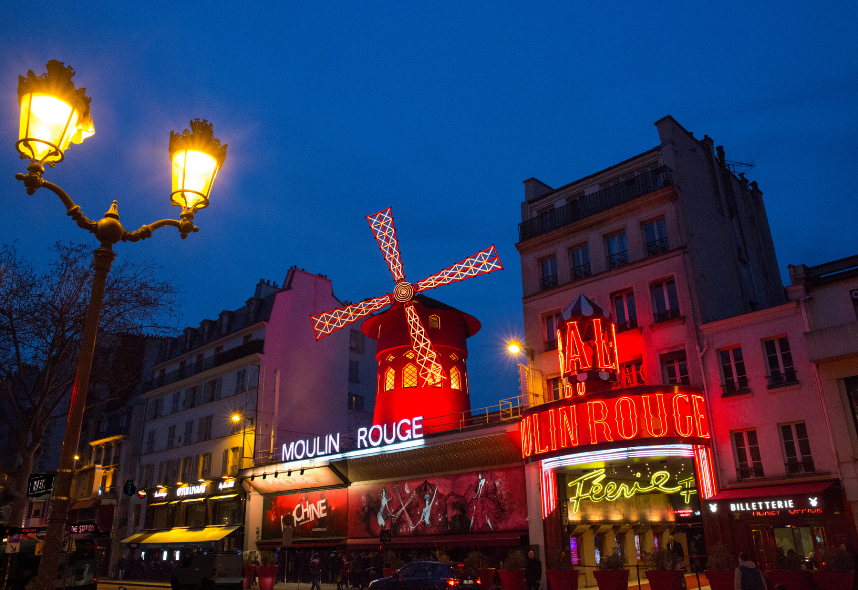 Illuminations de Paris et Moulin Rouge